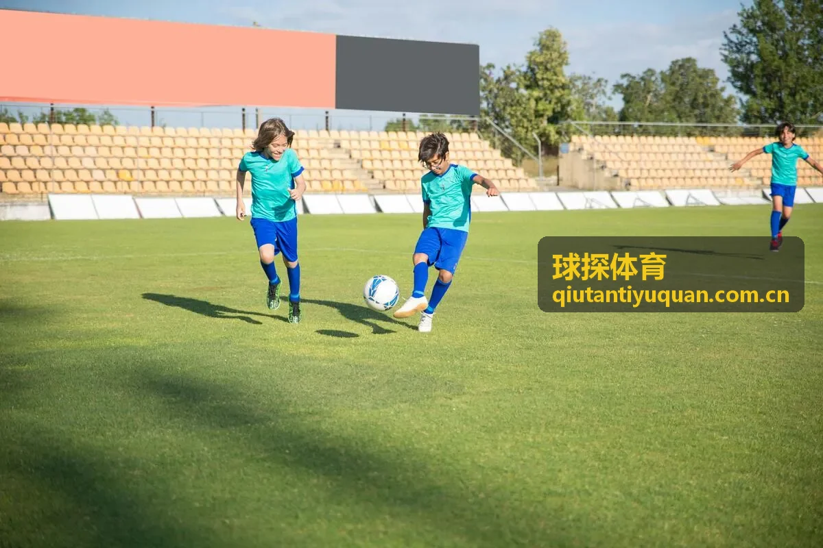 球探体育法乙青训球员追踪报告封面